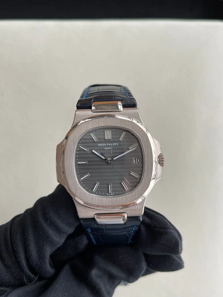 Patek Philippe Nautilus 5711G-001